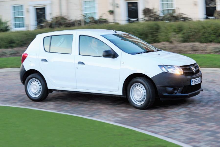  Dacia Sandero Access 2013 года  (UK) (фото 10 из 18)